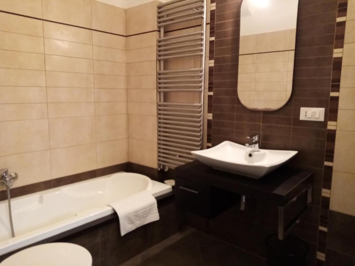 Dimora Storica Le Perle Bed and Breakfast Λέτσε Εξωτερικό φωτογραφία